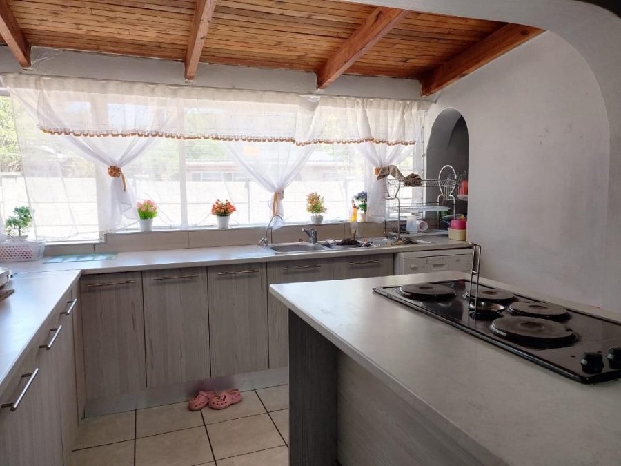 5 Bedroom Property for Sale in Sasolburg Free State